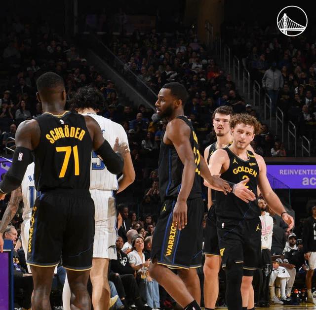 kaiyun官网-库里重要时刻重要助攻，瑞士队带队取胜！-kaiyun官网